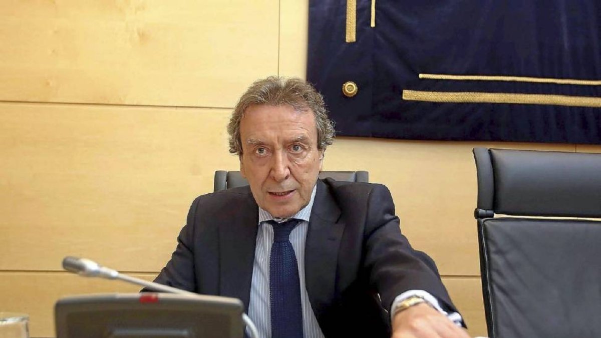 José Antonio de Santiago-Juárez en la comisión de las Cortes para explicar el programa de Presidencia-Ical