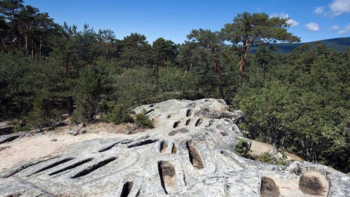 En la imagen necrópolis de Cuyacabras, junto a Quintanar de la Sierra yRevenga-ECB