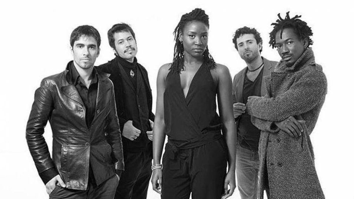 Cosmosoul toca el sábado en el Salón Cajacírculo de la calle Concepción.-