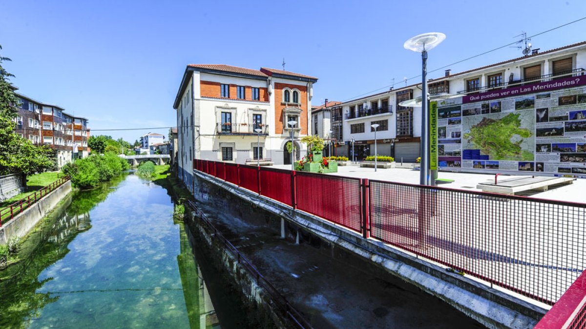 Imagen de la localidad, bañada por el río Cadagua. ISRAEL L. MURILLO