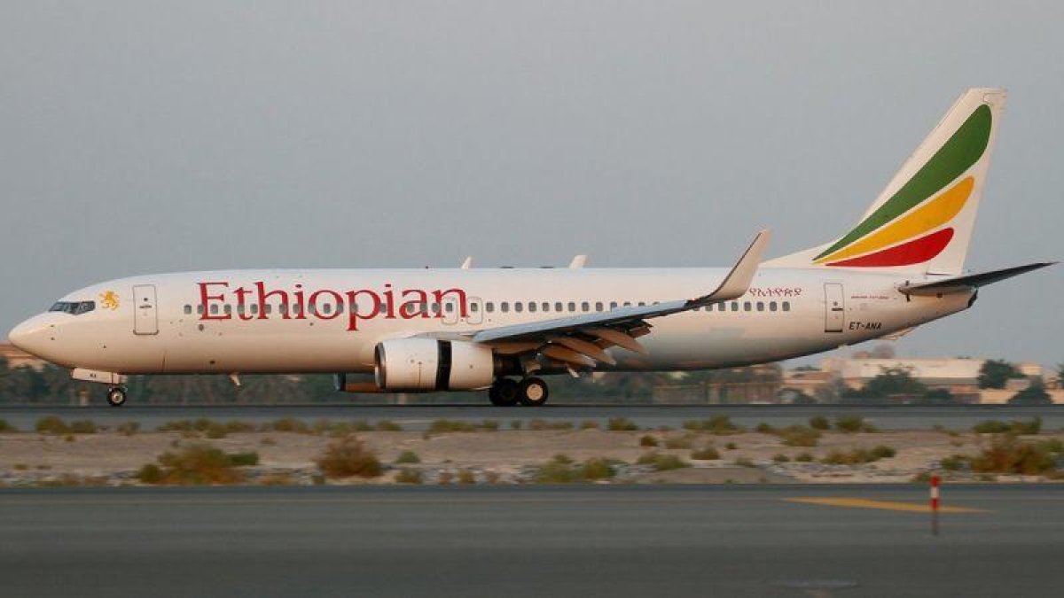 Un Boeing 737 de Ethiopian Airlines como el que se estrelló esta mañana.-EL PERIÓDICO