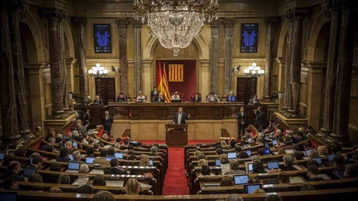 Pleno del Parlament.-CARLOS MONTAÑÉS