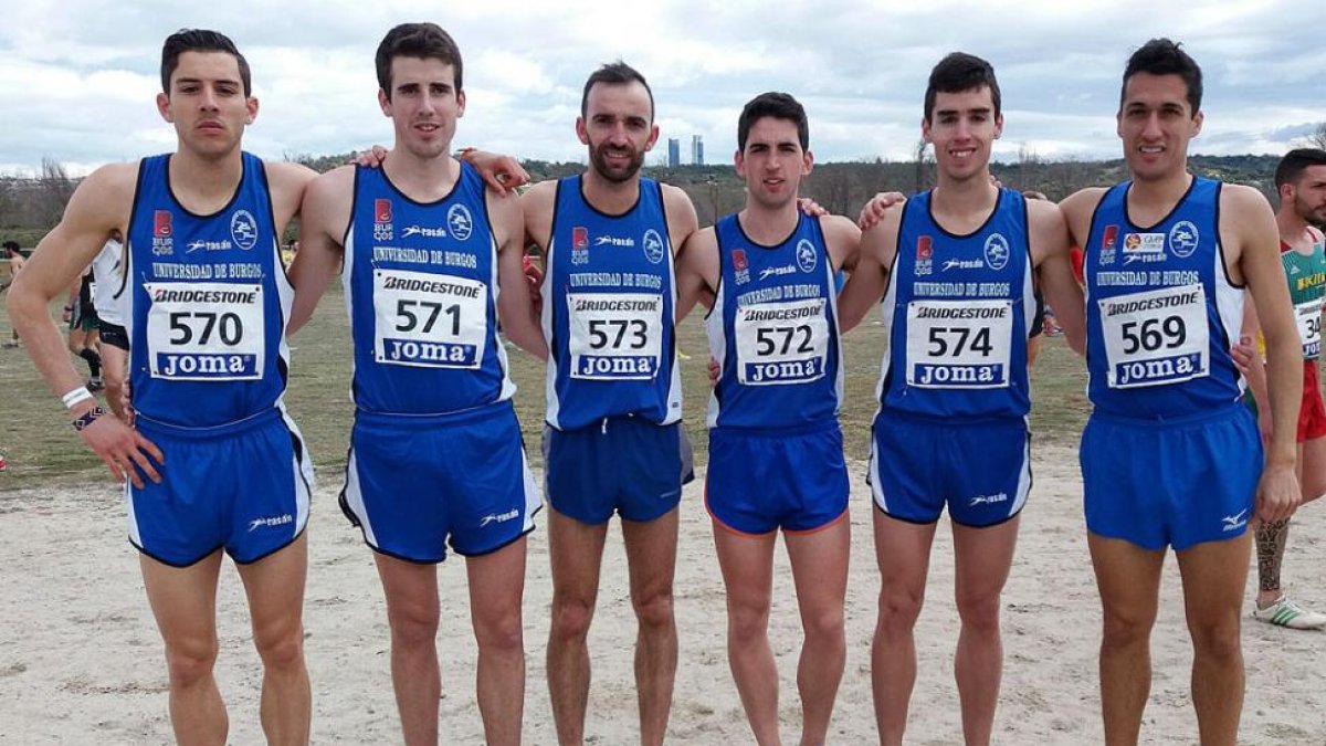 Componentes del equipo senior masculino del UBU que fue cuarto en el cross corto-ECB