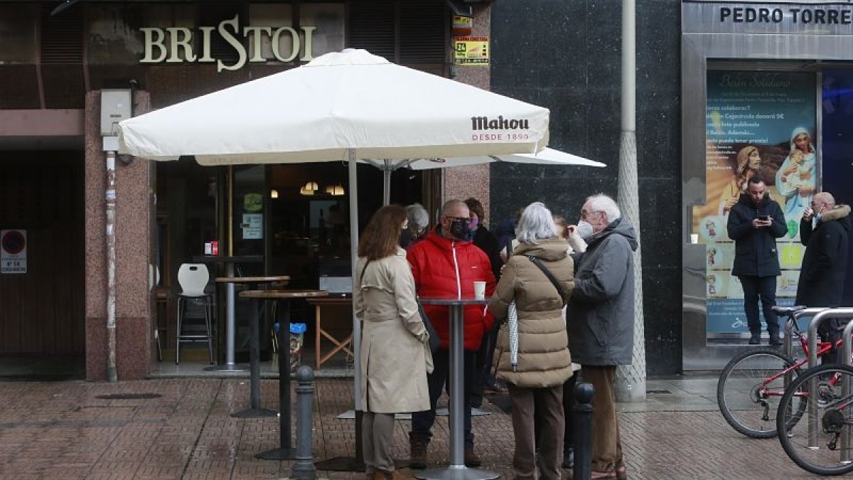 Imagen de una terraza abierta en Burgos. ECB