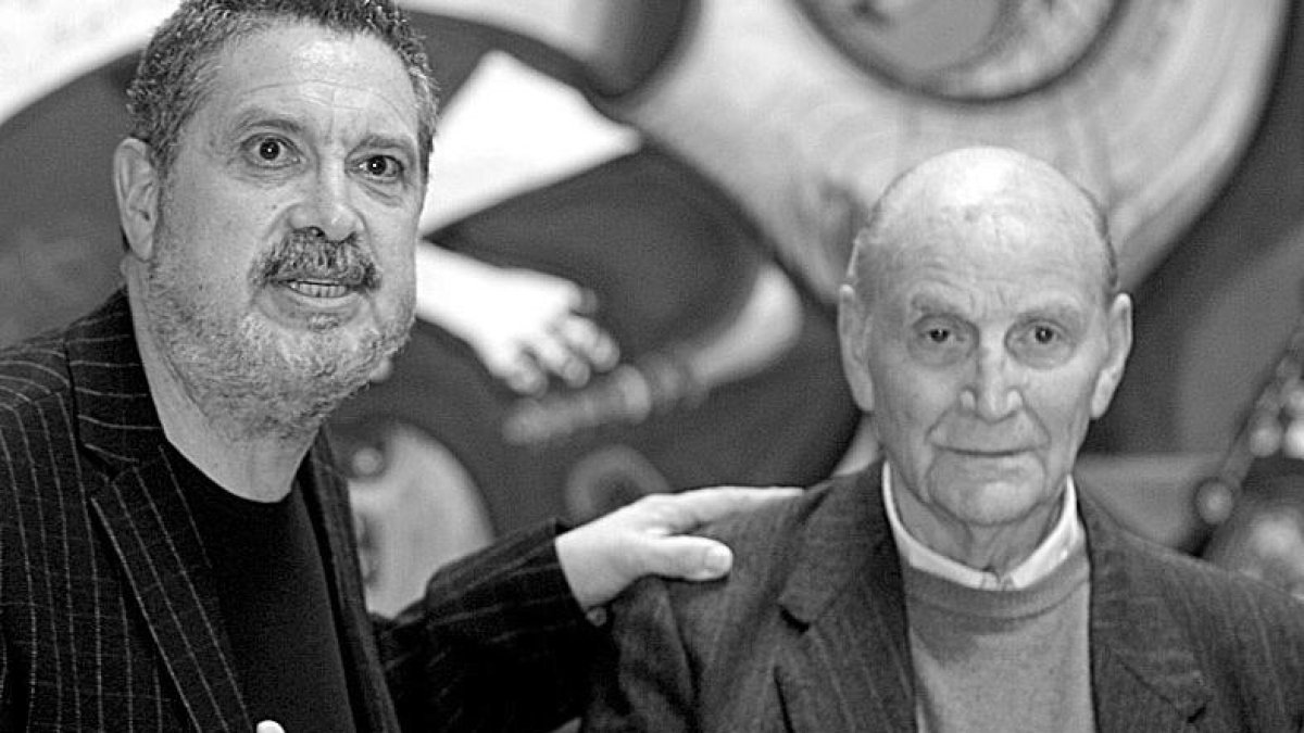 Juan Vallejo y Marcos Ana en la inauguración de 'El arte en la memoria' en 2006.-Toño Gallego