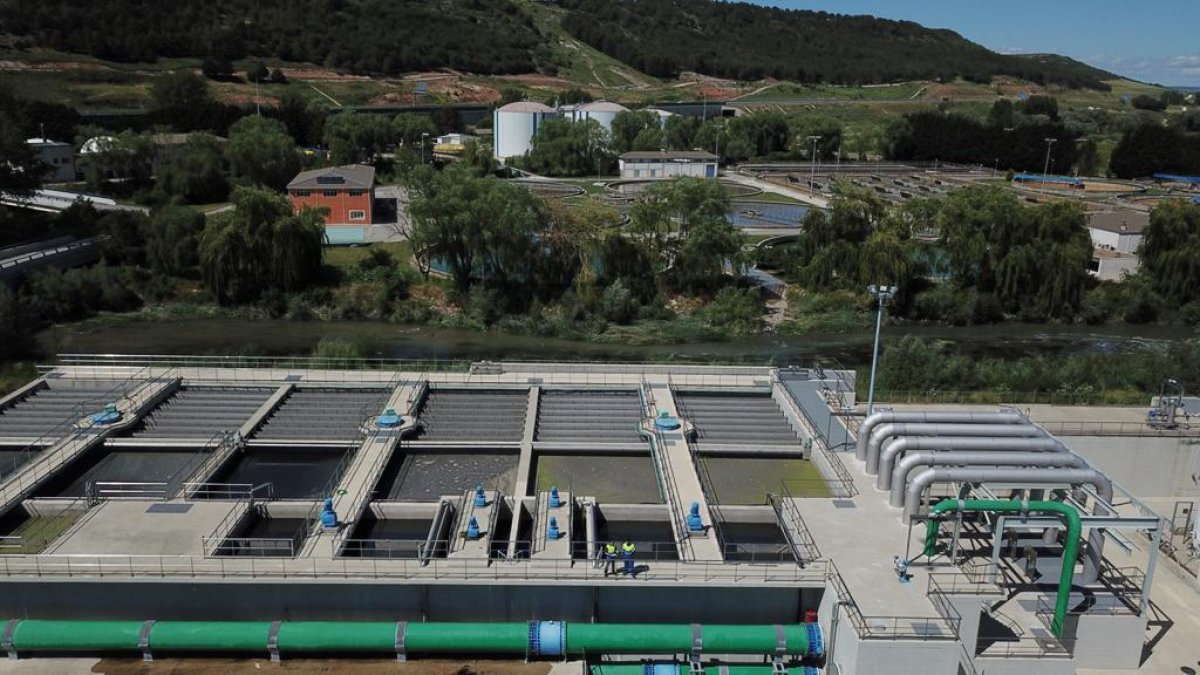 Vista general de la zona de tratamiento terciario de la EDAR de Burgos. ECB
