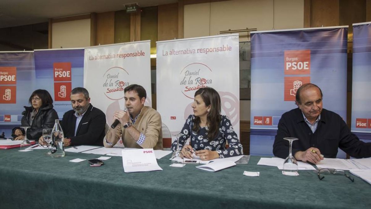Daniel de la Rosa expuso ayer, en el Hotel Puerta de Burgos, las propuestas en las que se basa su programa.Daniel de la Rosa expuso ayer, en el Hotel Puerta de Burgos, las propuestas en las que se basa su programa.-SANTI OTERO