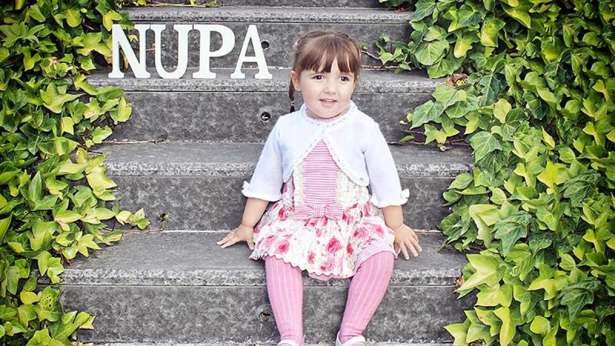 Nora posa para el calendario de Somos Nupa.-ECB