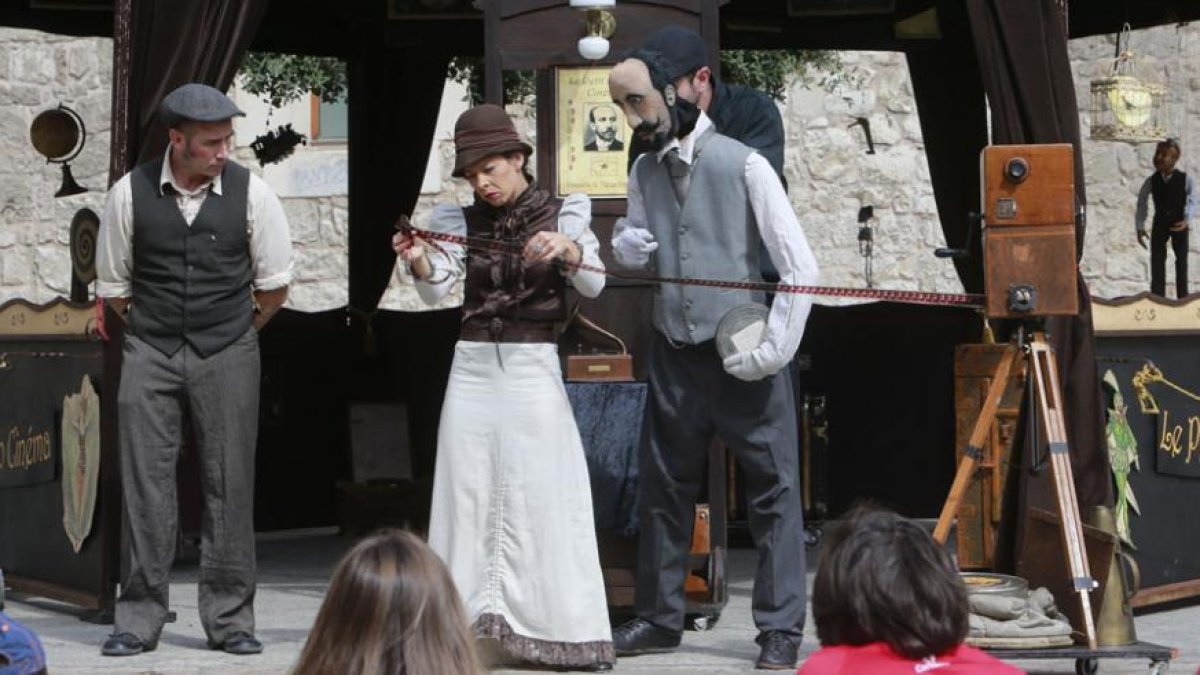 Los ingenios mágicos y el mundo de fantasía de Georges Méliès estuvo en septiembre en la burgalesa plaza de la Libertad.-Raúl Ochoa