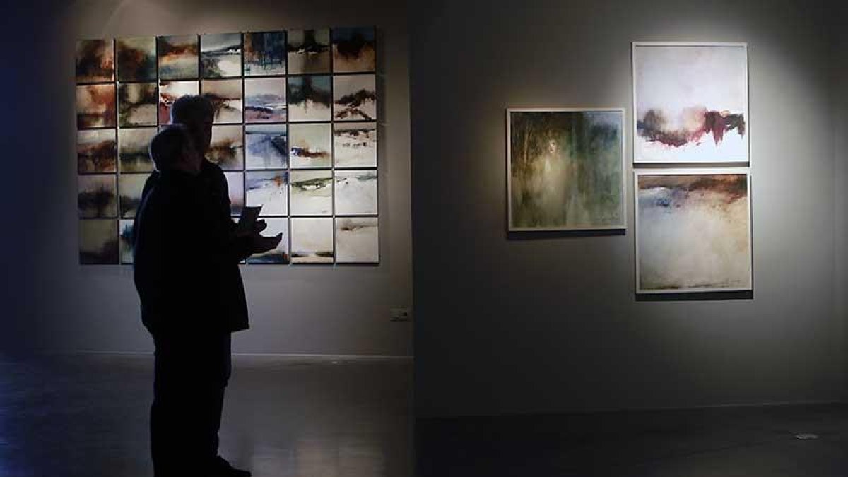 ‘Trovas de melancolía’ arranca con un mosaico de obras que encuentra su orden y sosiego en el resto de la exposición.-Raúl Ochoa