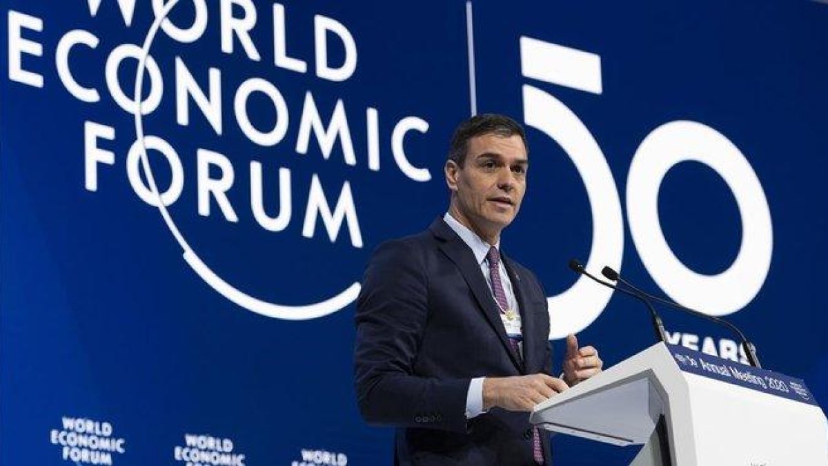 El presidente del Gobierno, Pedro Sánchez, durante su intervención ante el salón plenario del Foro de Davos.-