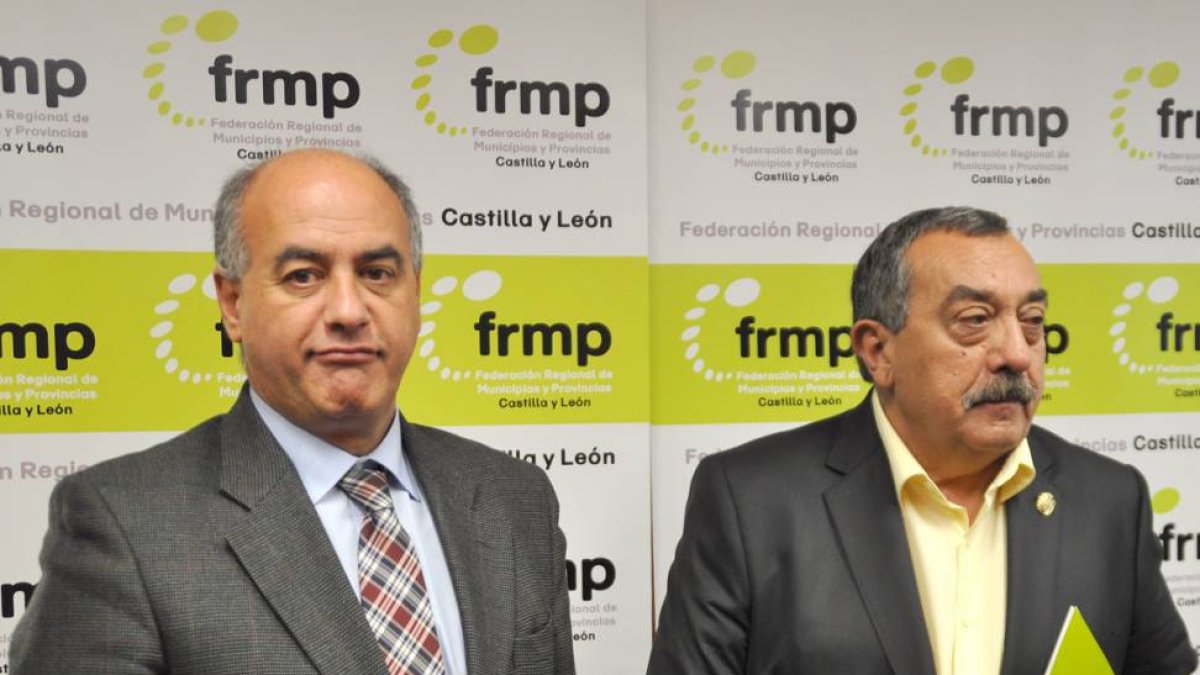 García Nieto (izq.) y Campo durante la rueda de prensa tras la Comisión Ejecutiva en Miranda.-E. M.
