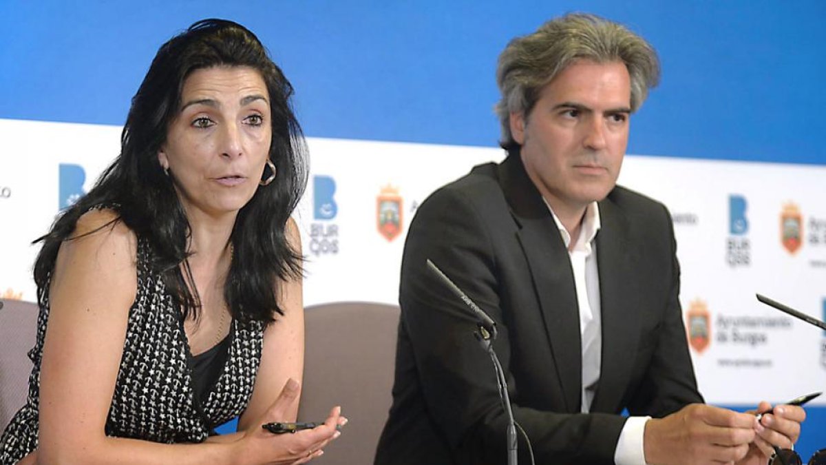 Gloria Bañeres y Jesús Ortego, durante la rueda de prensa de ayer.-ICAL
