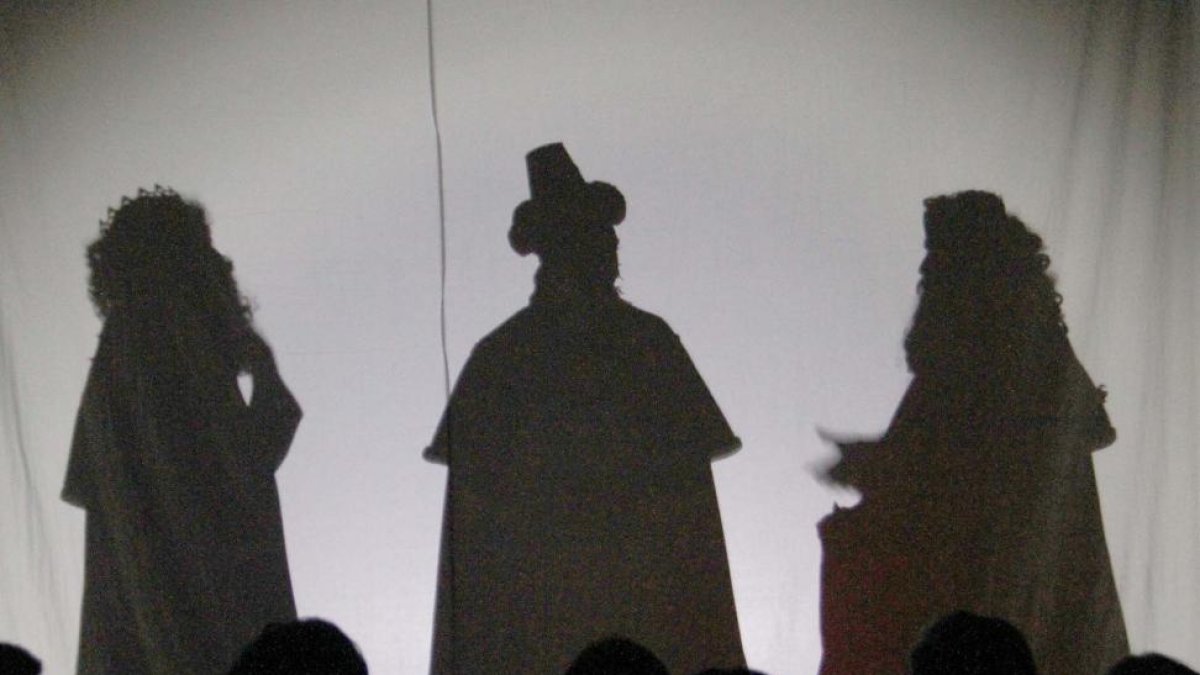 Las sombras chinescas son una peculiaridad de este belén viviente.-G. G.