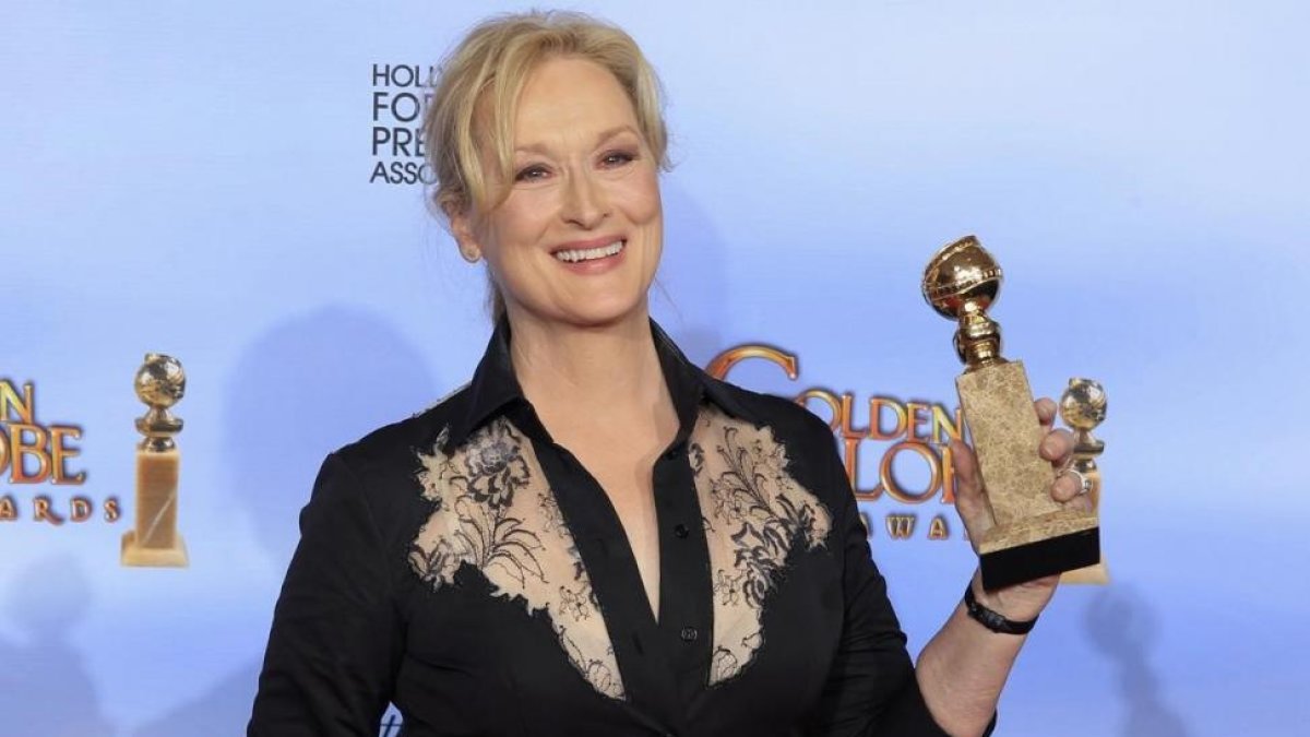 Meryl Streeo, en los Globos de Oro del 2012, cuando recibió el premio a mejor actriz por La dama de hierro, producida por Harvey Weinstein.-/ REUTERS / LUCY NICHOLSON
