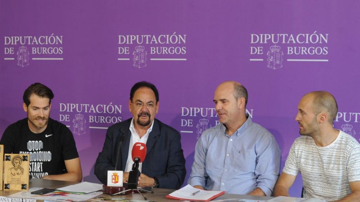 Los miembro de la asociación organizadora presentaron ayer los actos.-I. L.M.