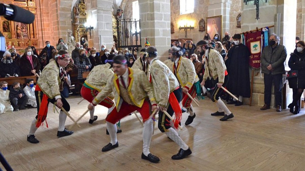 Danzas del Paloteo en Hontoria del Pinar. R. F.