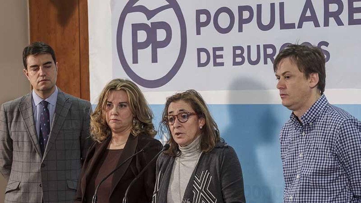 Ángel Ibáñez, Cristina Ayala, Begoña Contreras y Arturo Pascual durante su comparecencia, ayer, en Burgos.-SANTI OTERO