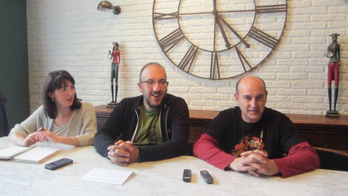 Los representantes de Arte de Troya, Javier Ajenjo, Xandra González y Javier del Pozo.-ECB