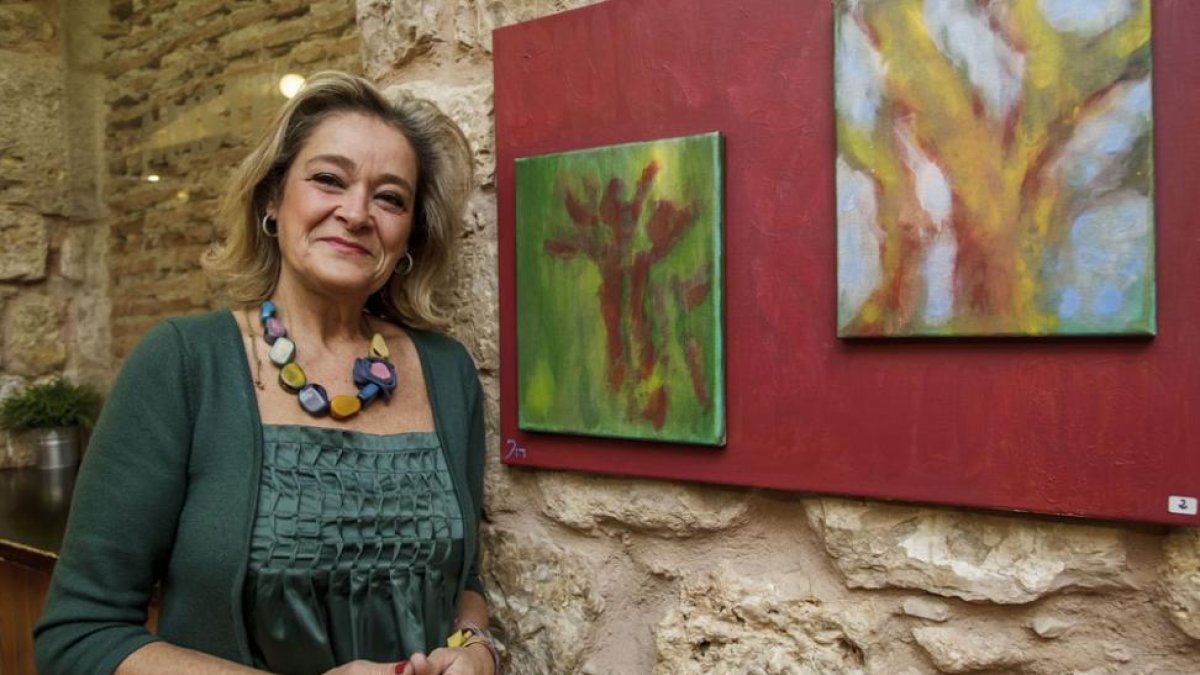 Pilar de Sebastían expone doce cuadros en El Pueblo hasta el 12 de enero.-Santi Otero