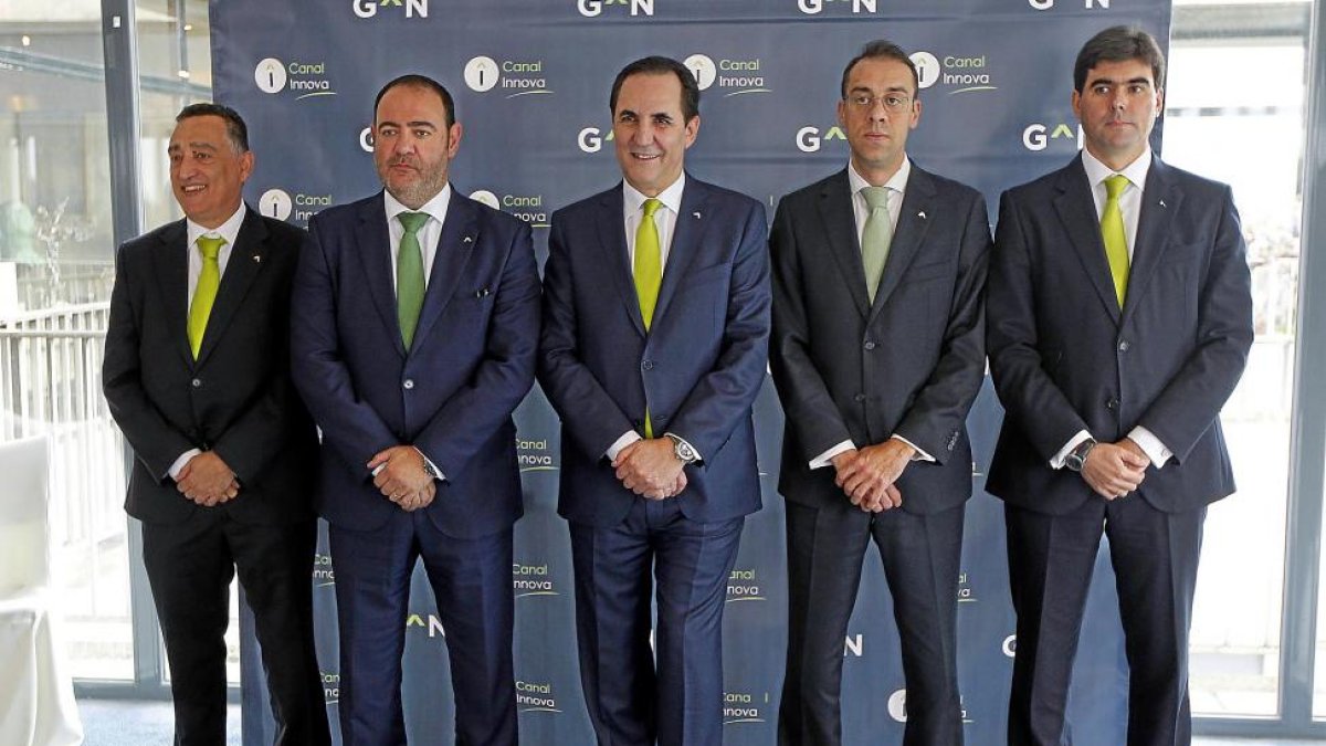 Mariano Sanz, César Ruíz, José Rolando Álvarez, Antonio Cenderero y Óscar Fernández, del Comité de Dirección.-ICAL