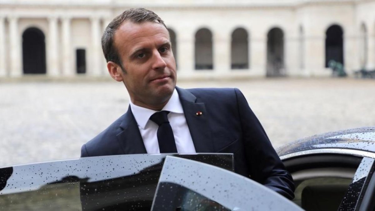 El presidente francés, Emmanuel Macron, en Los Invalidos.-/ POOL