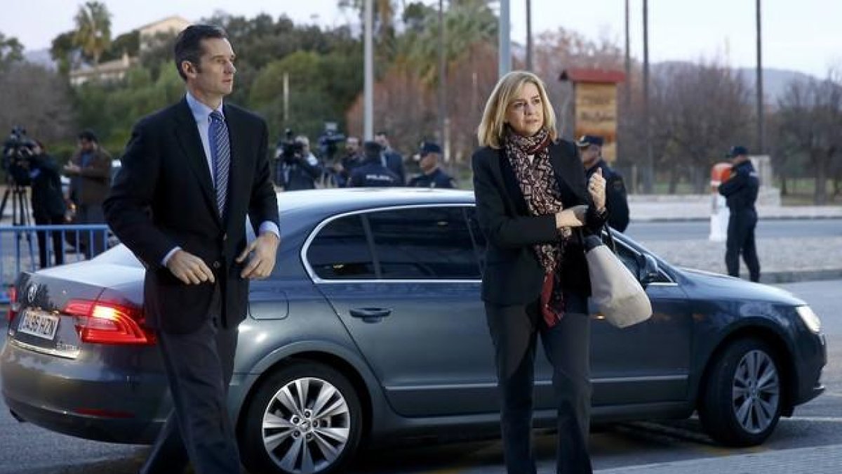 La infanta Cristina y su marido, Iñaki Urdangarin, a su llegada a los juzgados, en Palma, este lunes.-REUTERS