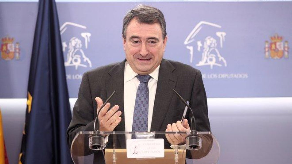El portavoz del PNV en el Congreso, Aitor Esteban, en rueda de prensa.-EUROPA PRESS