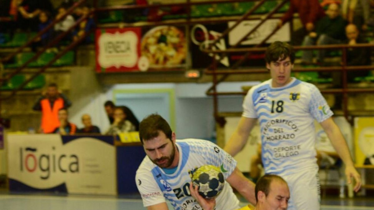 Los burgaleses defenderán una renta de tres goles en Cangas-Alberto Calvo