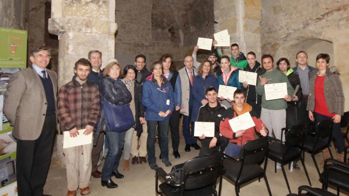 Los alumnos recibieron ayer sus diplomas.-G. G.