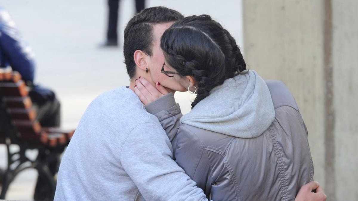 Las autoridades sanitarias han lanzado una campaña de advertencia dirigida principalmente a los jóvenes.-ISRAEL L. MURILLO.