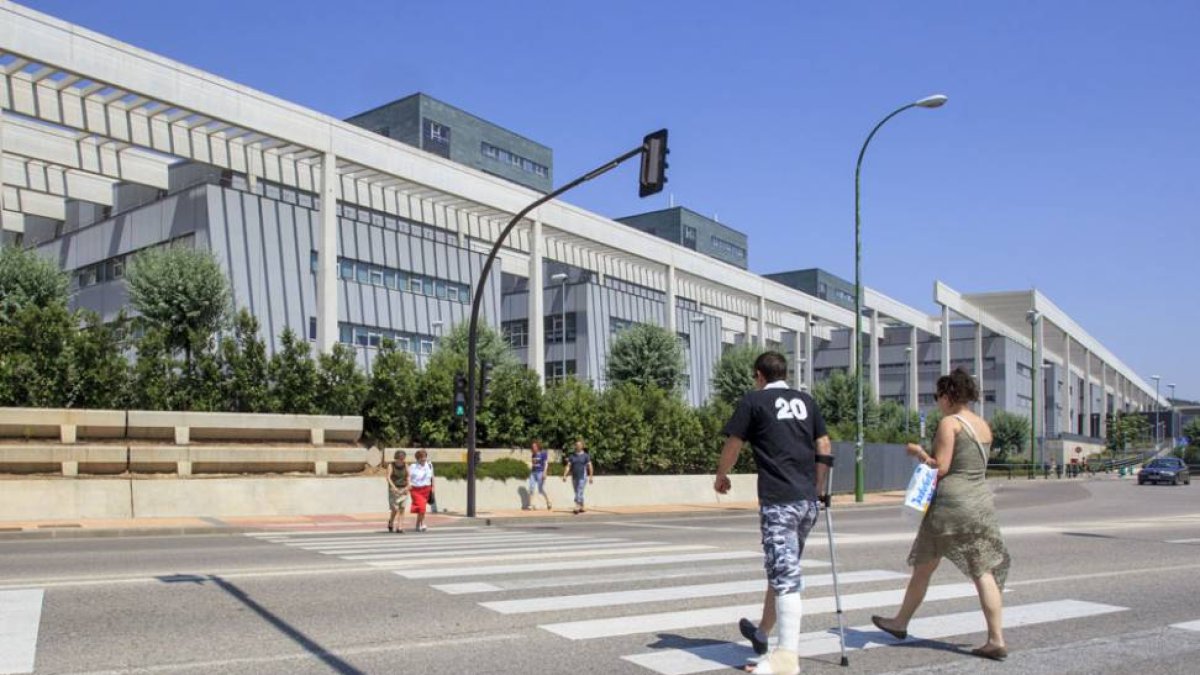 El Hospital Universitario de Burgos donde presuntamente ocurrieron las sedaciones irregulares.-SANTI OTERO
