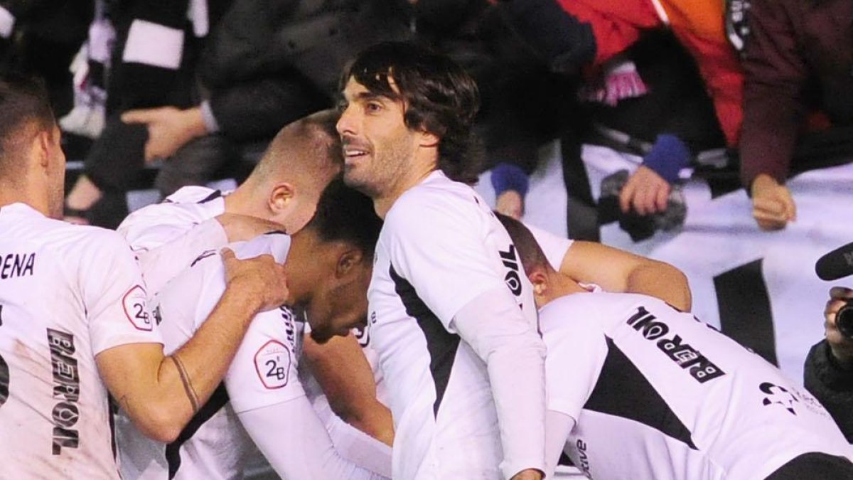 Carlos Martínez celebra el segundo gol ante el Athletic B.-ISRAEL L. MURILLO