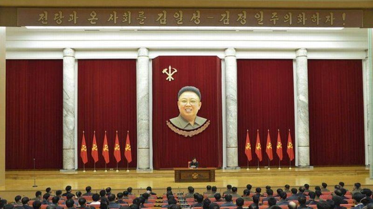 El líder de Corea del Norte, Kim Jong-un, durante una ceremonia del ejército, ayer en Pyongyang.-Foto: KCNA / REUTERS