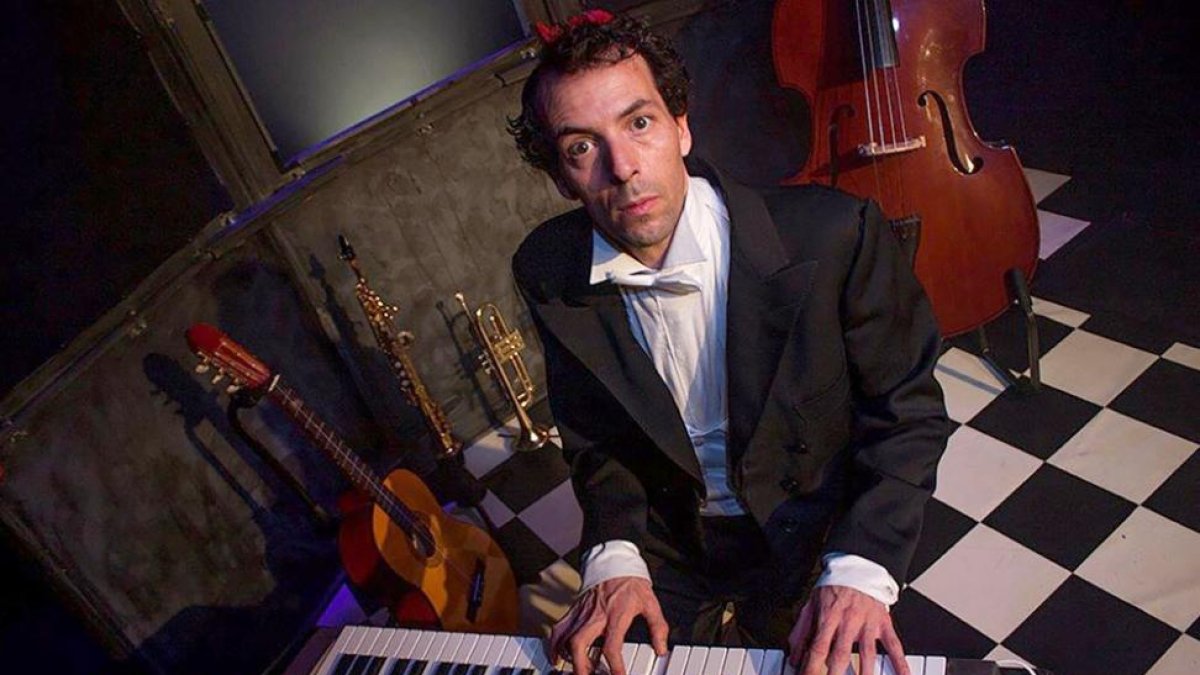 Javier Ariza como Vicente Alonso de Miguel.-