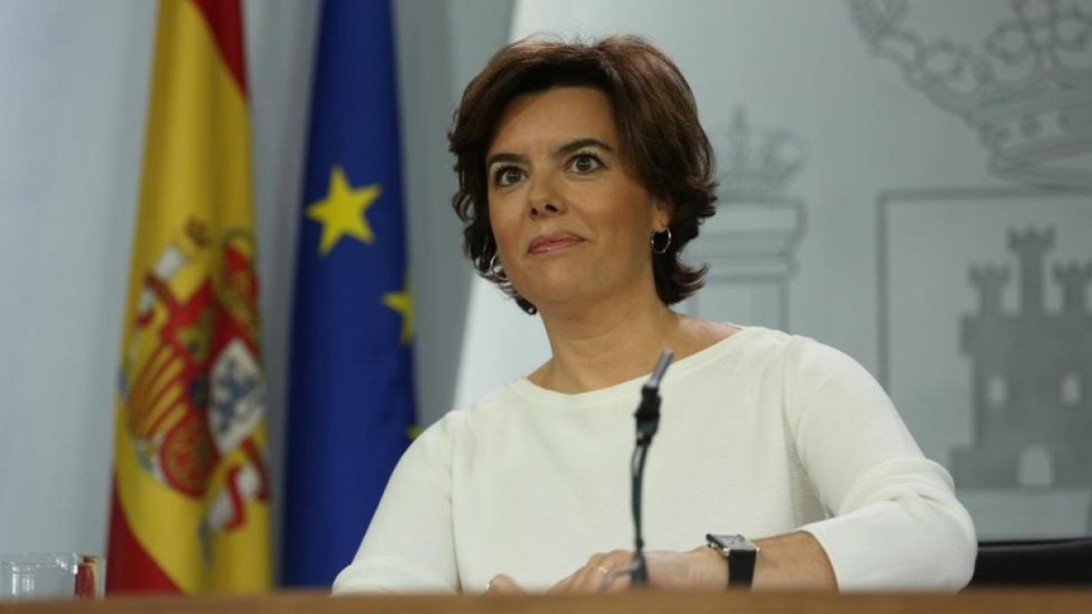 Soraya Sáenz de Santamaría comparece ante la prensa tras el Consejo de Ministros.-/ DAVID CASTRO