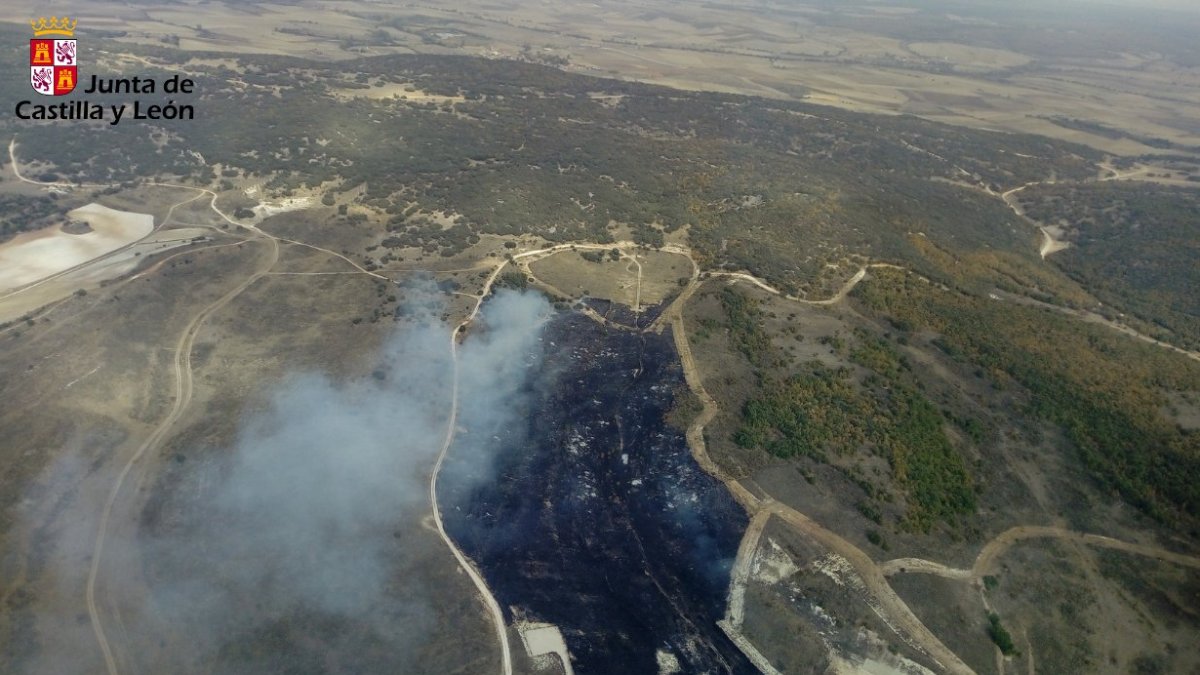 Vista aérea de la zona afectada por el incendio. JCYL