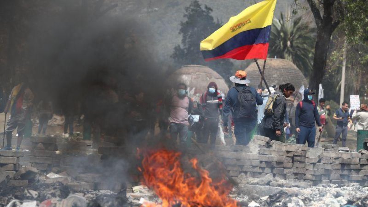 Quito amanece devastada por la huella de las protestas por ajustes económicos-EFE