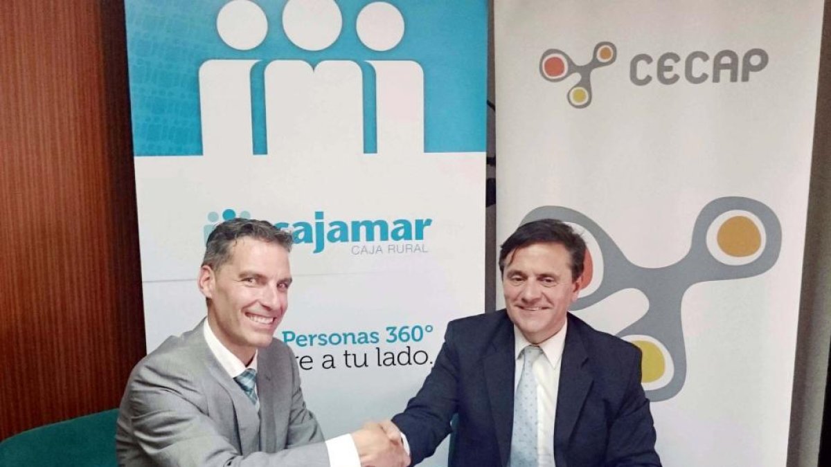 Raúl Jesús Ortega y Pedro Pablo Rey durante la firma del acuerdo.-E. M.