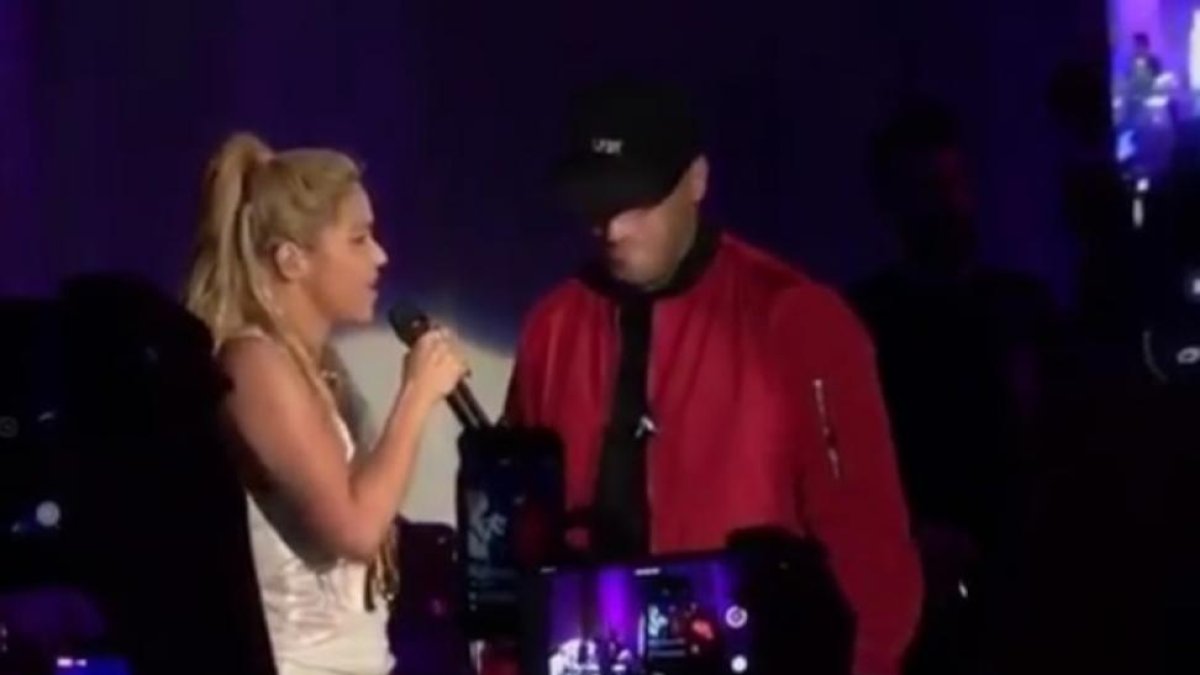 Shakira y Nicky Jam actuaron en la fiesta de presentación del álbum 'El Dorado' de la cantante colombiana.-