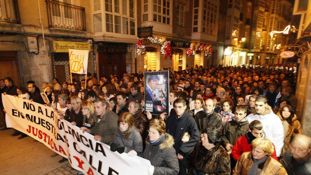 6.000 burgaleses salen a la calle para pedir el fin de la violencia y ...