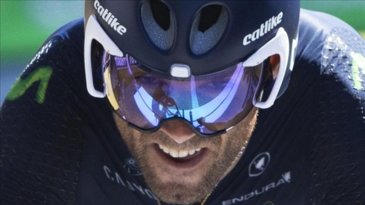 Valverde, en acción durante la contrarreloj de la 13º etapa del Tour-PETER DEJONG / AP