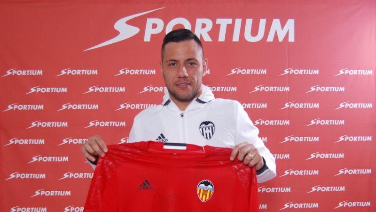 Diego Alves en un acto promocional.-SPORTIUM