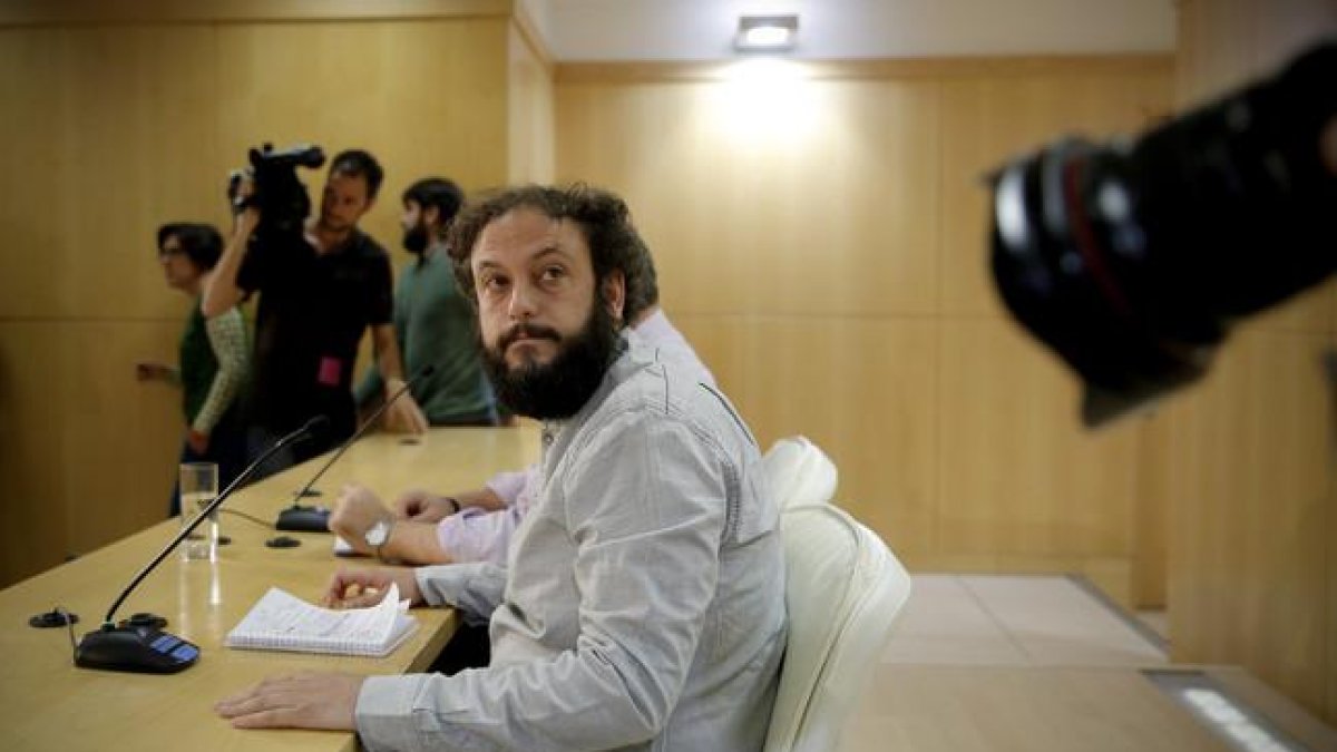 Guillermo Zapata, el día que presentó su dimisión como concejal de Cultura, el pasado 15 de junio en Madrid.-JOSÉ LUIS ROCA