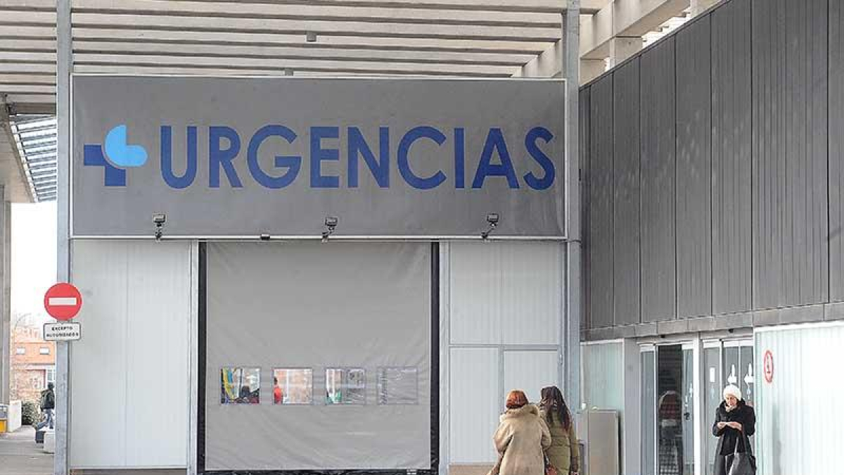 El servicio de Urgencias atendió a una media de 400 personas diarias.-ISRAEL L. MURILLO