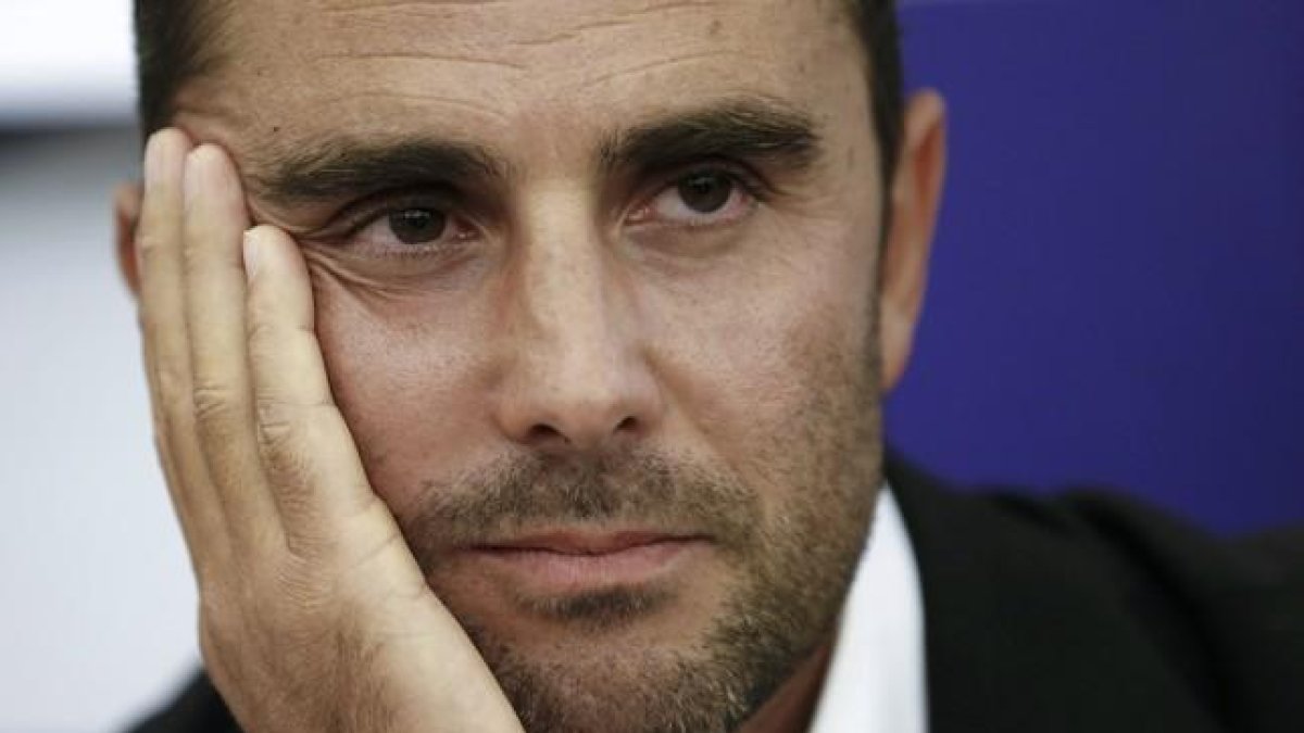 Falciani en una rueda de prensa en Francia el año pasado.-DENIS BALIBOUSE / REUTERS