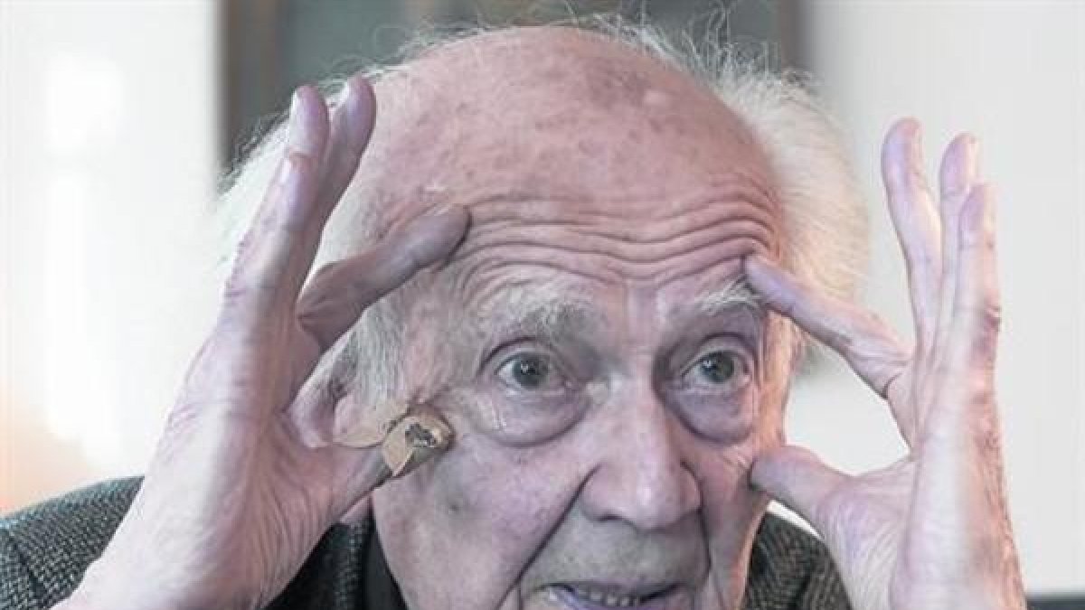 Zygmunt Bauman, con los ojos bien abiertos, el pasado jueves, en Madrid.-JUAN MANUEL PRATS