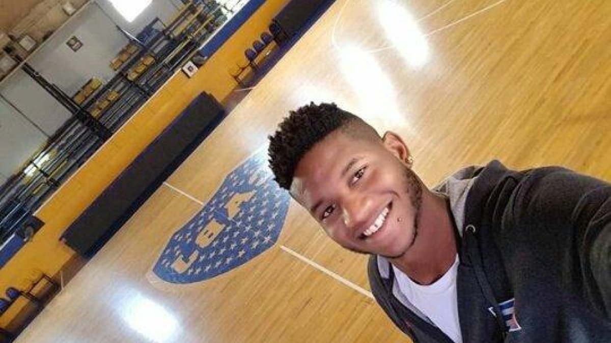Jasiel Rivero posa en las instalaciones de Boca Juniors.-TWITTER / @PUNTOBOCARADIO