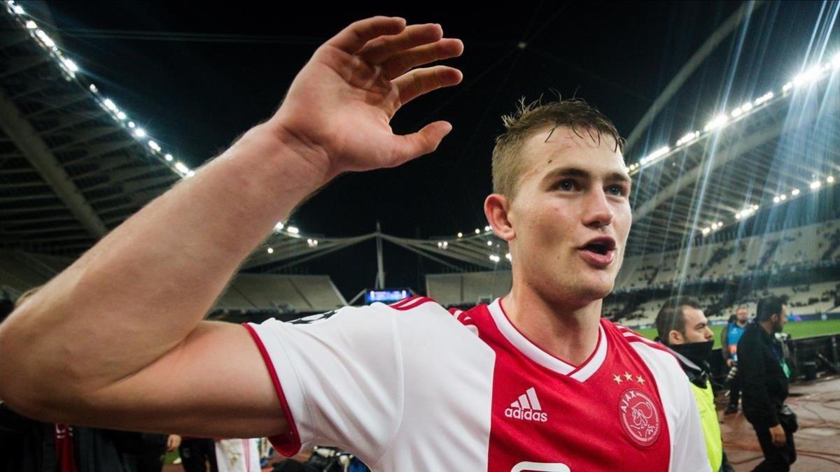 De Ligt, capitán del Ajax.-