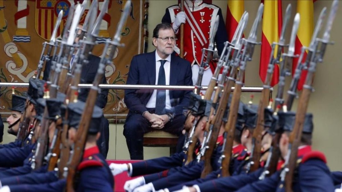 Mariano Rajoy durante el desfile del 12 de octubre del 2016.-JUAN MANUEL PRATS